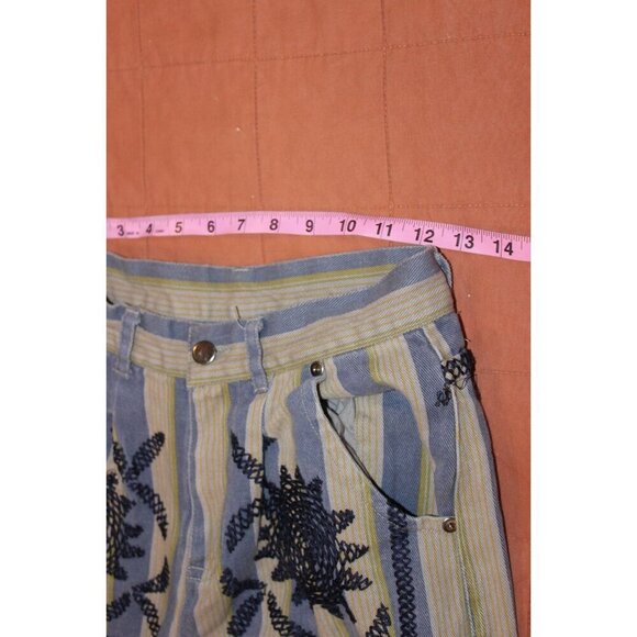 Urban Outfitters Kimichi Blue Striped Emboidered Pleasted Cropped Jeans size 8 - Picture 10 of 12